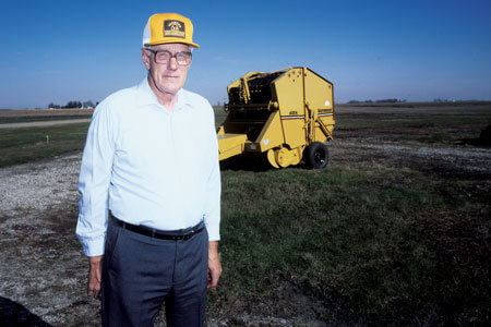 Gary Sinolion inducted into Farm Equipment's Shortline Legends Hall of Fame